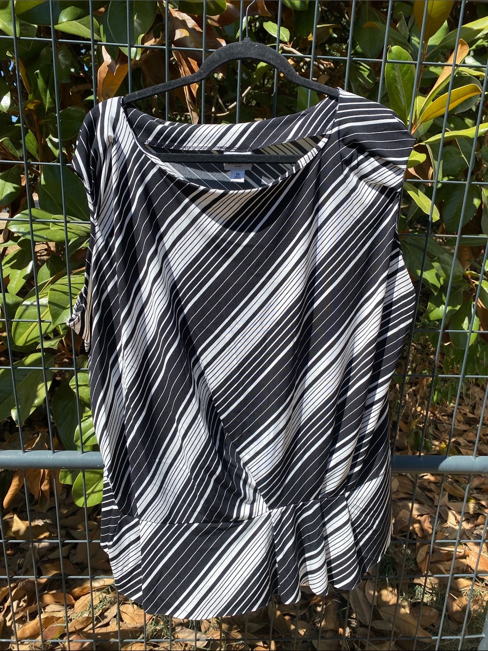 Worthington Woman 2X Black and White Striped Sleeveless Blouse